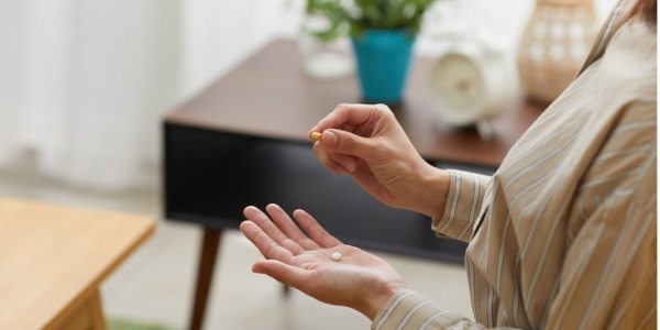 Cómo combatir el envejecimiento celular desde el interior: el papel de los suplementos antiedad
